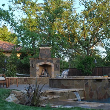 Alamo Pool and Family Garden