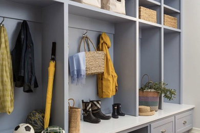 Entryway - contemporary entryway idea in Houston