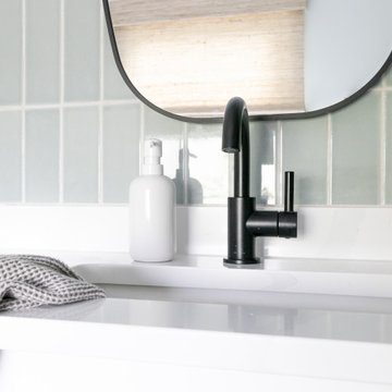 Hood River Gloss Bathroom