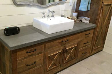 Reclaimed Pine and Concrete Bath