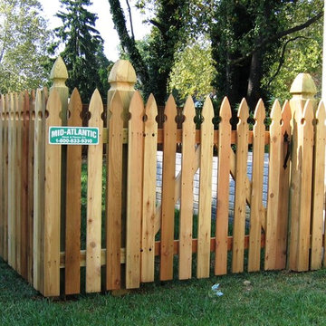 Colonial Gothic Picket Fence 1