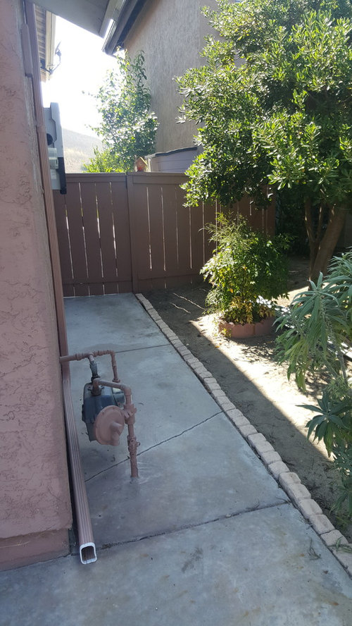 Frontyard Walkway and Fence Design Ideas