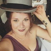 Caroline Bennett's photo