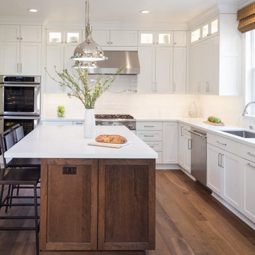Multiple cooking stations, double oven & Thermador gas cooktop