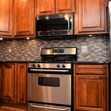 Portage Indiana, Haas Signature Maple Kitchen