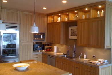 Example of a trendy kitchen design in San Francisco