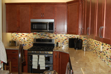 Kitchen - contemporary kitchen idea in Charleston