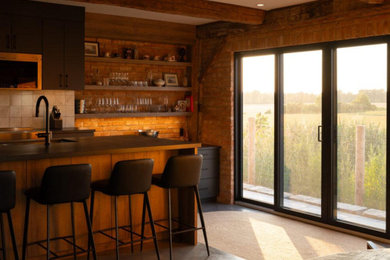 Example of a home bar design in Chicago