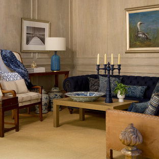 Esempio di un piccolo soggiorno vittoriano chiuso con sala formale, pareti beige, moquette, nessun camino, nessuna TV e pavimento beige