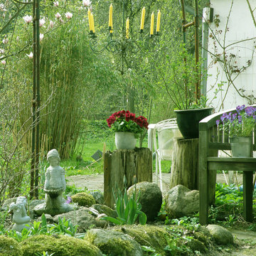 Garten mit Figuren, Buddha, Engel