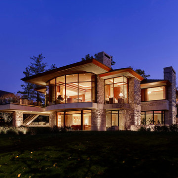 Lakeside Home Integrated with Luxury Technology