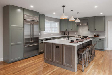 Example of a minimalist kitchen design in St Louis