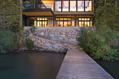 Inspiration for a contemporary backyard deck remodel in Sacramento