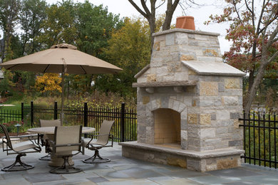 Outdoor Fireplaces/Pits