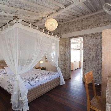 Bedrooms by IndoTeak Design