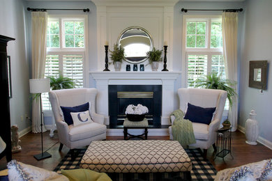 Design ideas for a traditional living room in Grand Rapids.