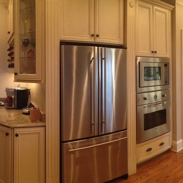 Feathering Faux Finish In a Kitchen & Breakfast Nook