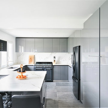 Rénovation cuisine grise et marbre et noire