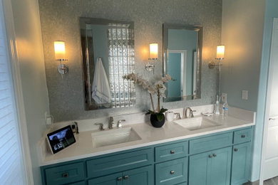 Inspiration for a transitional bathroom remodel in Houston