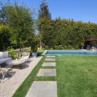 ロサンゼルスの大きい長方形トラディショナルスタイルのおしゃれなプール (砂利舗装) の写真