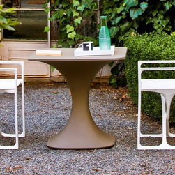 La Regista Outdoor Armchair by Serralunga - Outdoor Lounge Chairs