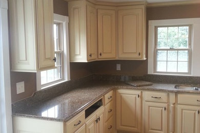 Elegant kitchen photo in Nashville
