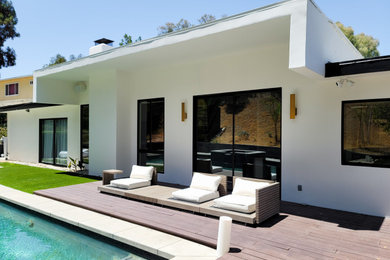 Example of a minimalist pool design in Los Angeles