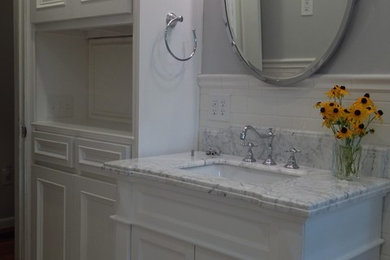 Example of a classic home design design in Atlanta