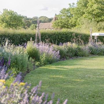 A Contemporary Cottage Garden - Kent