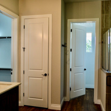 Farmhouse: 3,153 ft²/4 bd/3 bth/2ST