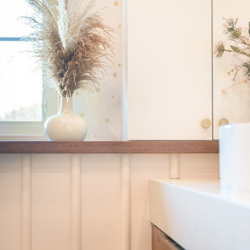 Soft Salmon Pink Contemporary Ensuite, New Haven