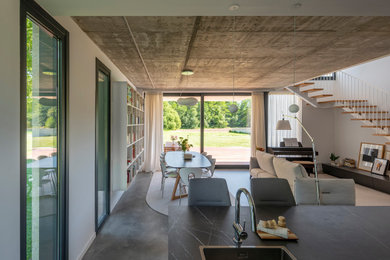 Un espacio a medida: cocina y living en armonía en el corazón de la casa