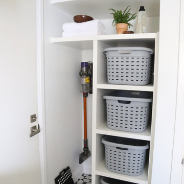 Modern Scandinavian Laundry Room/Mudroom