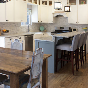 Contrasting Cabinets