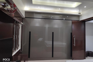 Bedroom - modern bedroom idea in Delhi
