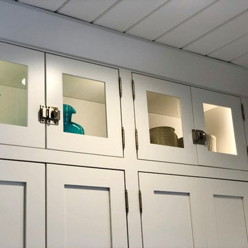 Craftsman Style White Dura Supreme Inset Doors Arabe Scato Vento Marble