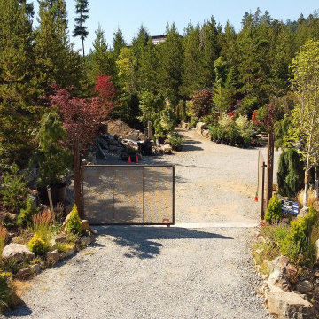 1499/1499B Trail Way - $1,695,000 – MLS Res 885121 / Com 885130