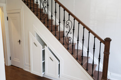 Elegant staircase photo in Toronto