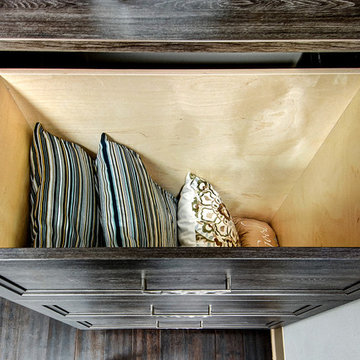 Murphy Bed Guest Room With Deep Cabinet Drawers