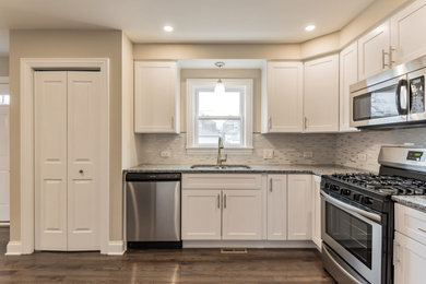 Example of a kitchen design in Chicago