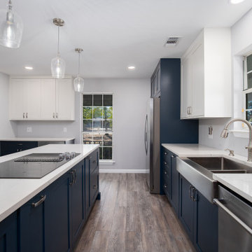 Transitional Kitchen Remodel Done in Two-Tone Color Cabinets