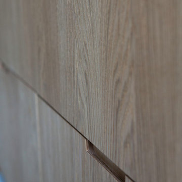 European Oak with oblong insert handles