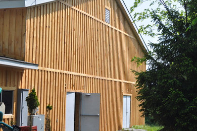 Example of a mountain style home design design in Other