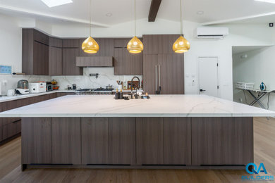 Example of a trendy kitchen design in San Francisco