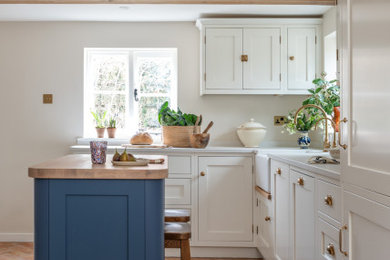 Design ideas for a country kitchen in Surrey.