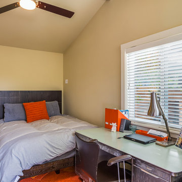 Travis and Kelly's Casita Guesthouse and Office
