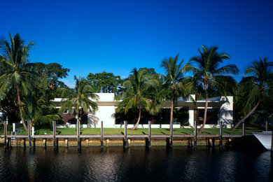 Inspiration for a modern exterior home remodel in Miami