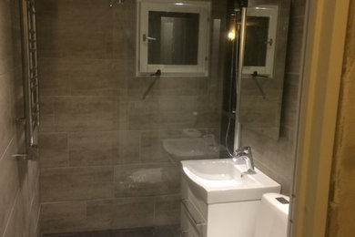 ストックホルムにあるおしゃれな浴室の写真