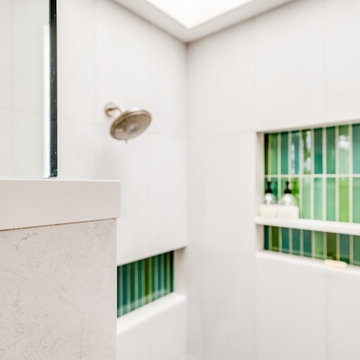 Shower Pony Wall and Glass Partition With No Visible Hardware