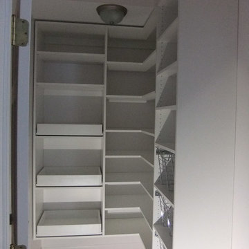 Walk-in Pantry